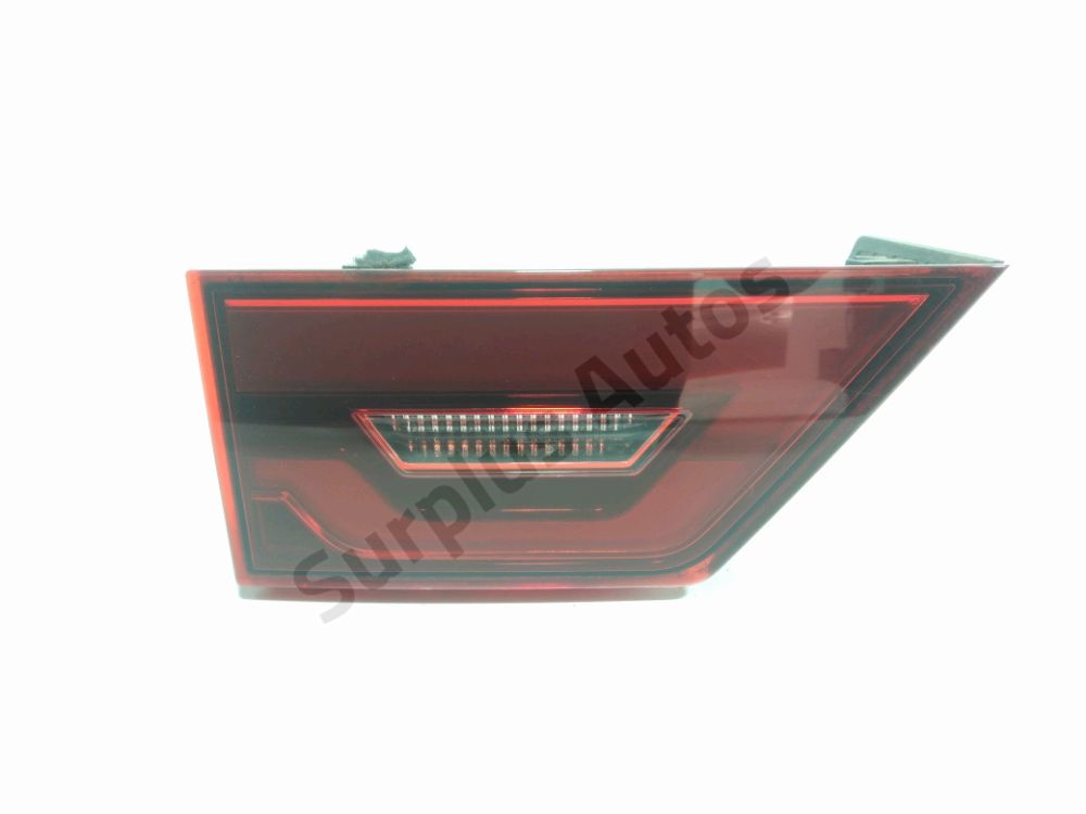 Feu arrière intérieur gauche