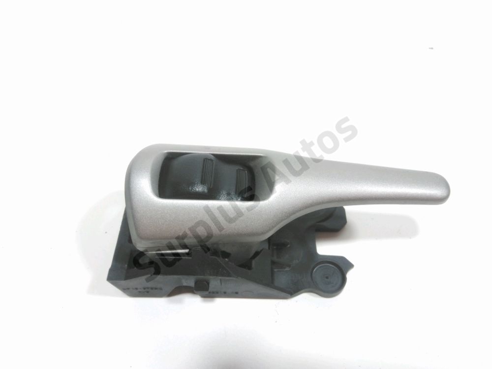 Poignee interieure porte arriere droite