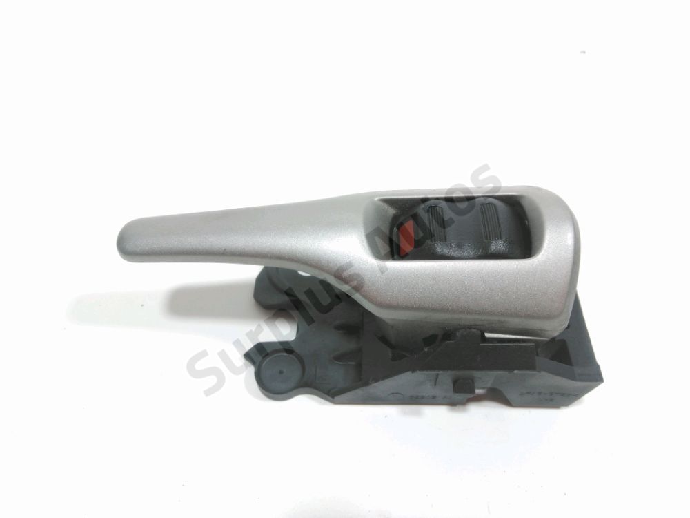 Poignee interieure porte arriere gauche