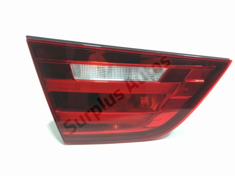 Feu arrière intérieur gauche