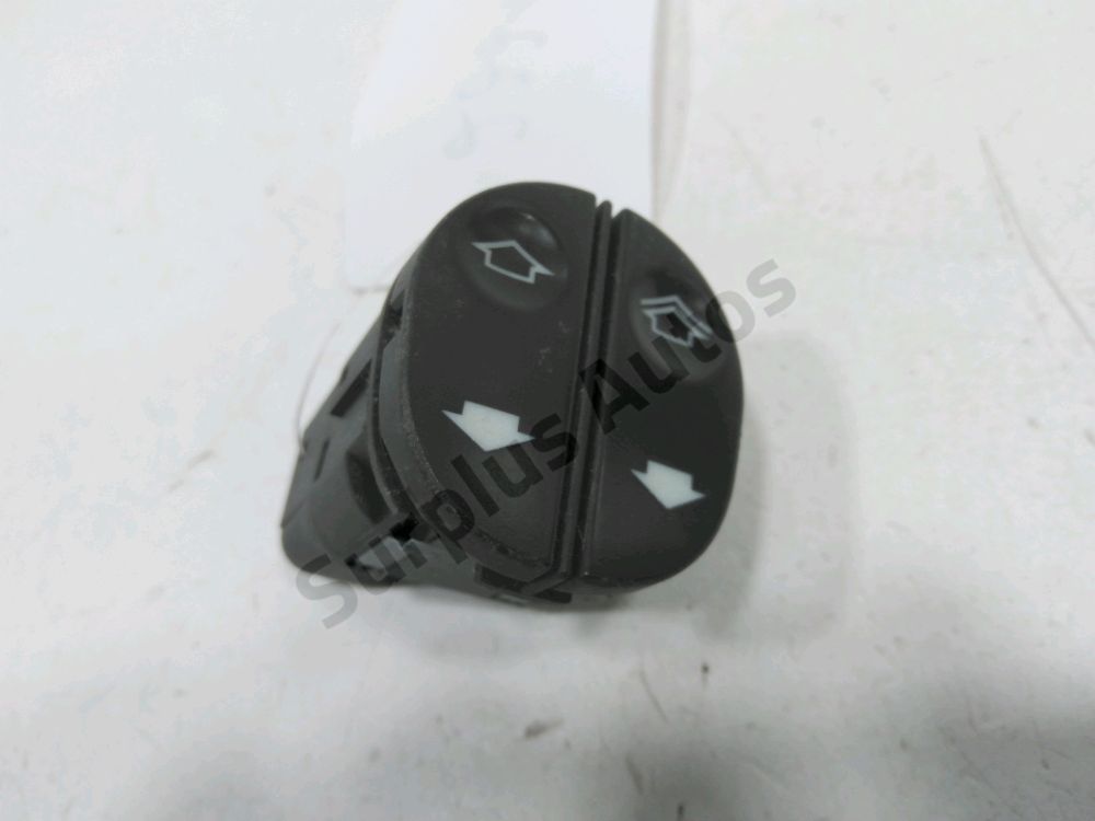 Commande lève-vitre avant gauche