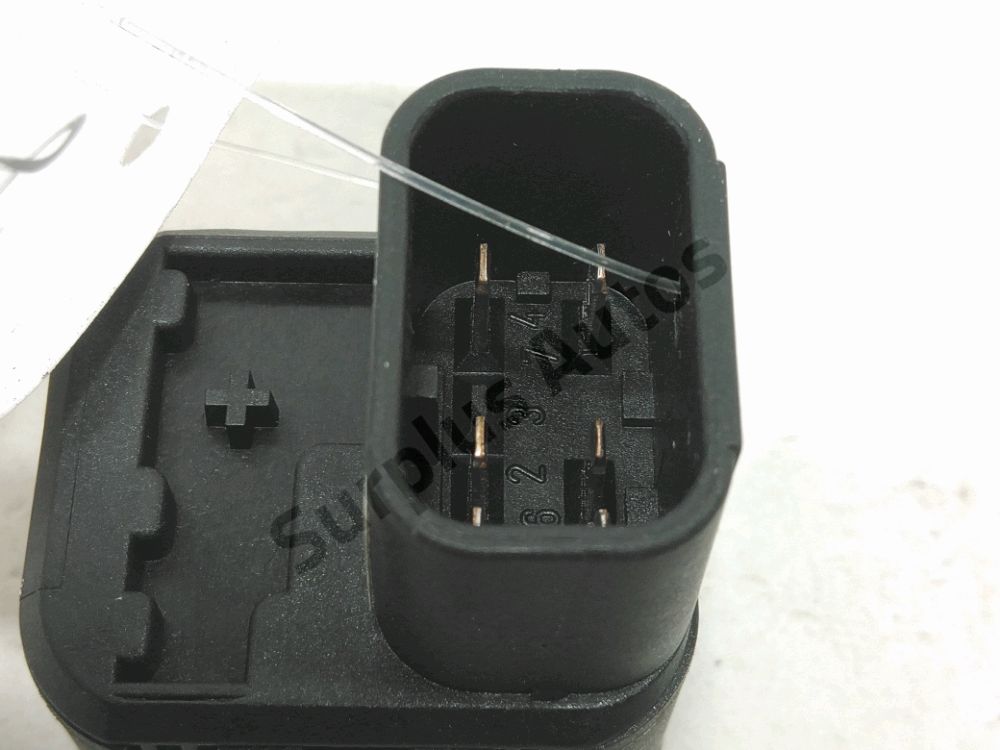 Commande lève-vitre avant gauche