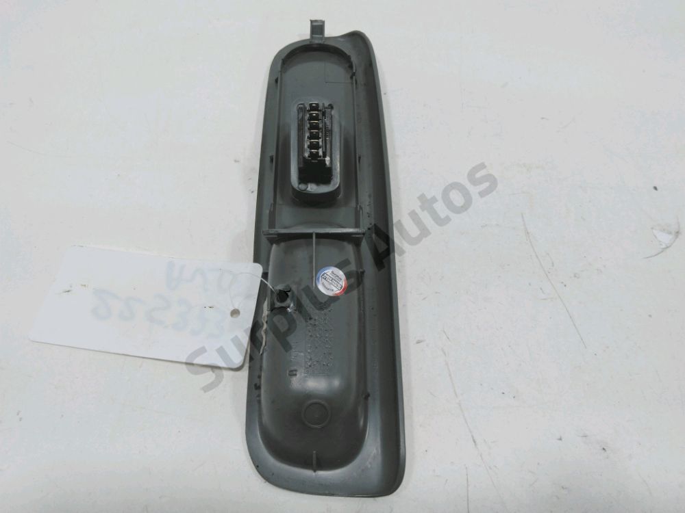 Commande lève-vitre avant droit