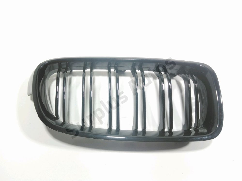 Grille de calandre droite