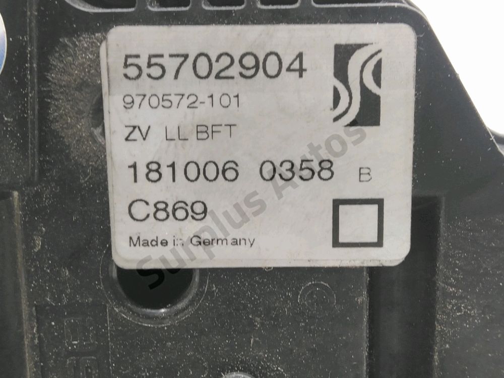 Serrure de porte avant droite