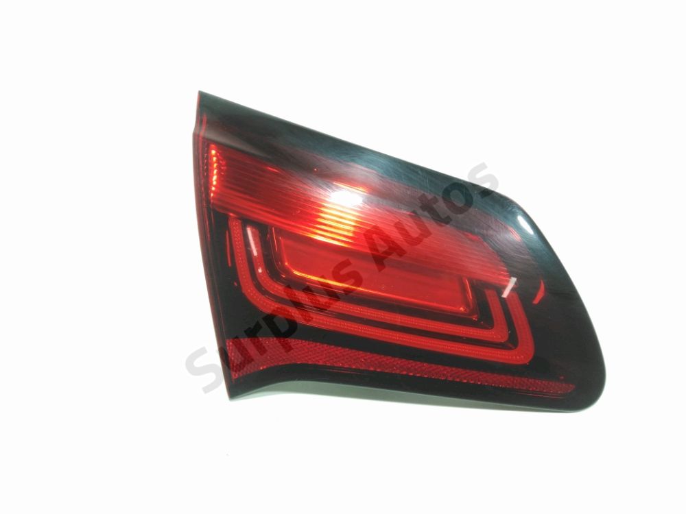 Feu arrière intérieur gauche