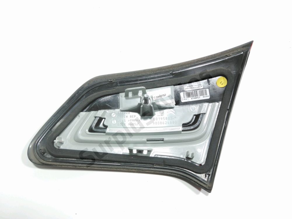 Feu arrière intérieur gauche