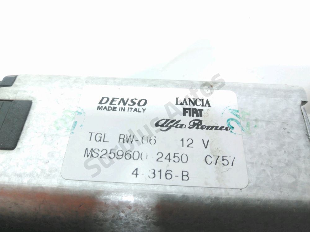 Moteur d'essuie glace arrière