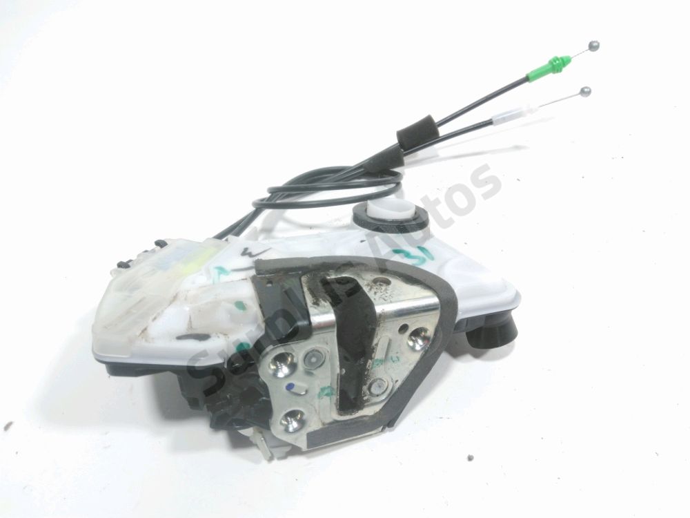 Serrure de porte avant droite