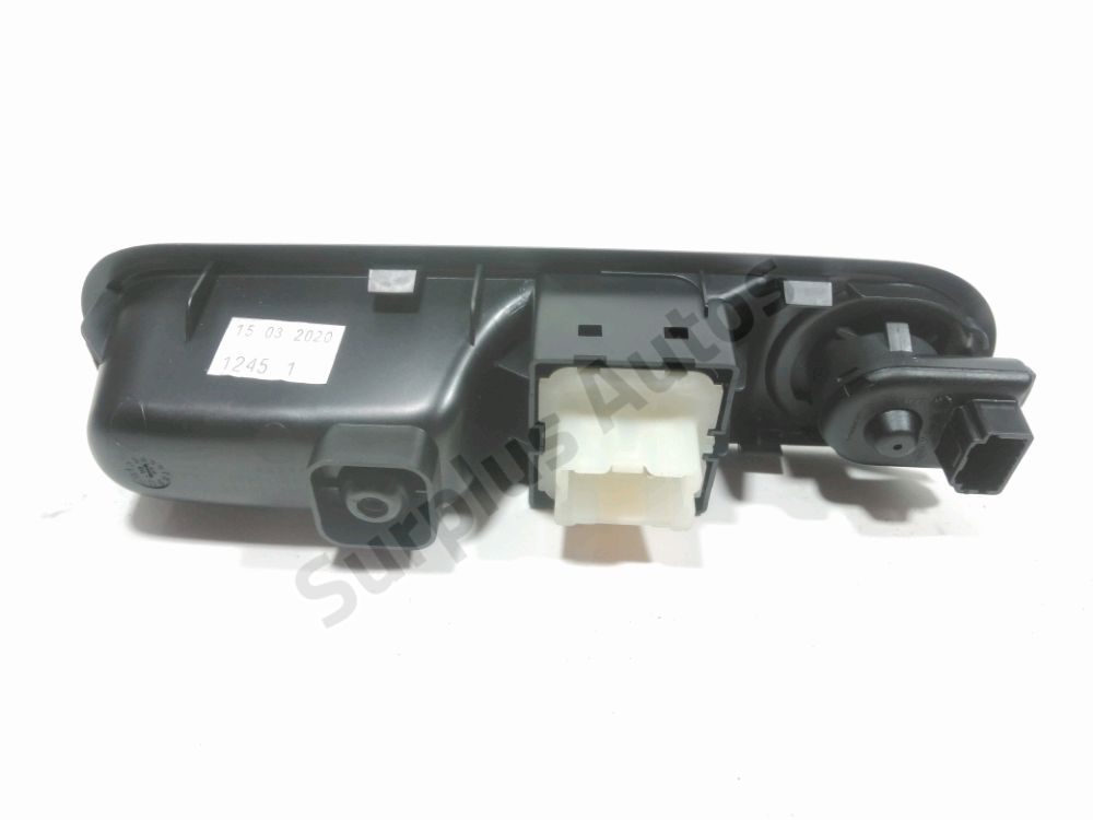 Commande lève-vitre avant gauche