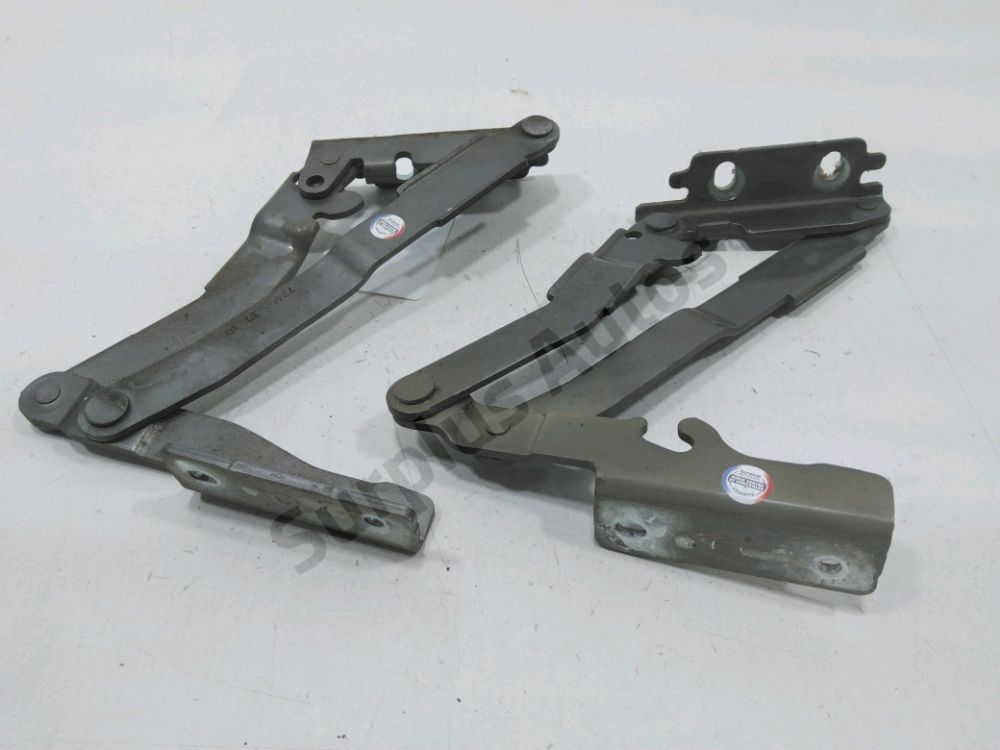 Jeu de charnières de capot