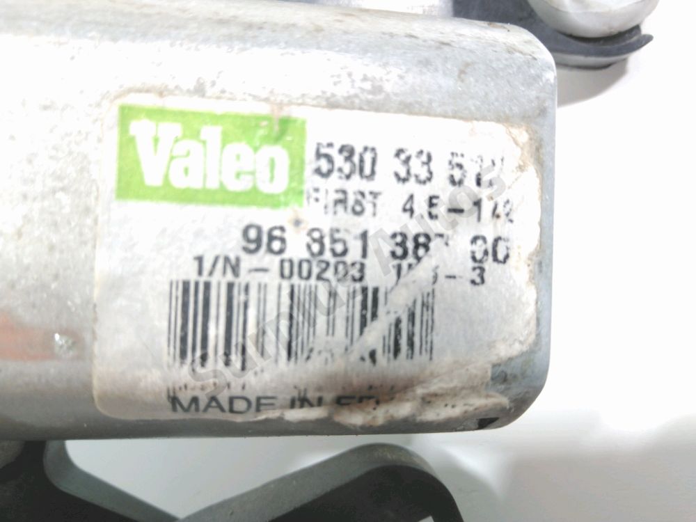 Moteur d'essuie glace arrière