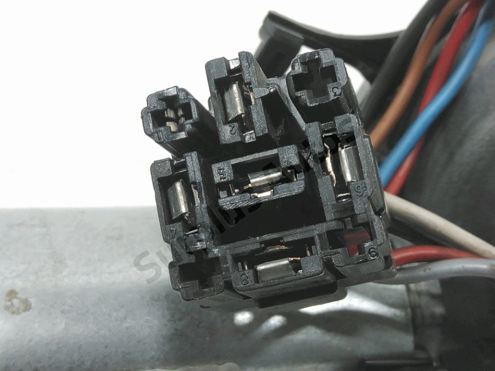 Moteur d'essuie glace arrière