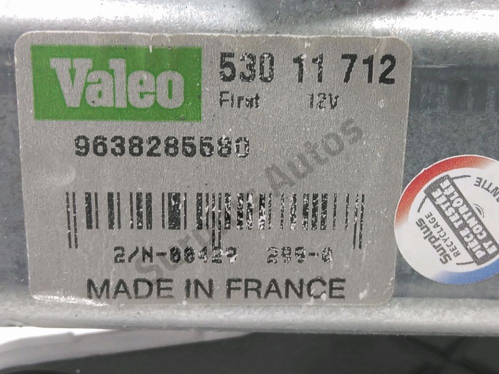 Moteur d'essuie glace arrière
