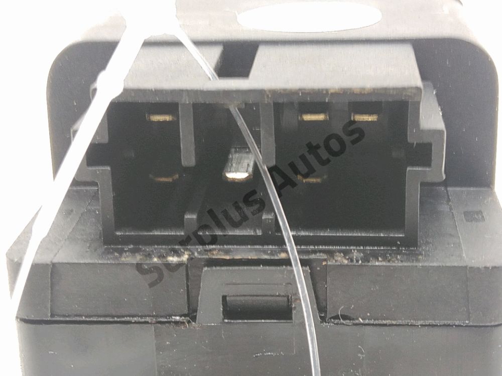 Commande lève-vitre avant gauche