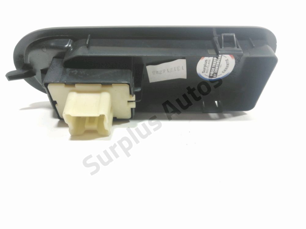 Commande lève-vitre avant droit