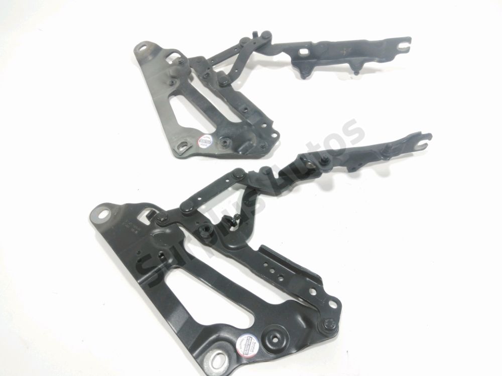 Jeu de charnières de capot