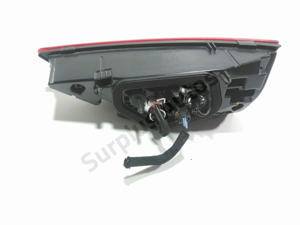 Feu arrière intérieur gauche