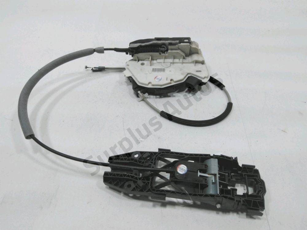 Serrure de porte avant droite