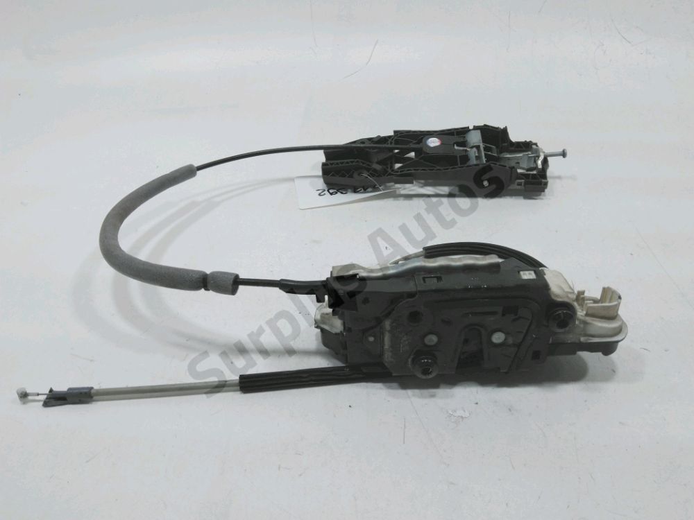 Serrure de porte avant gauche