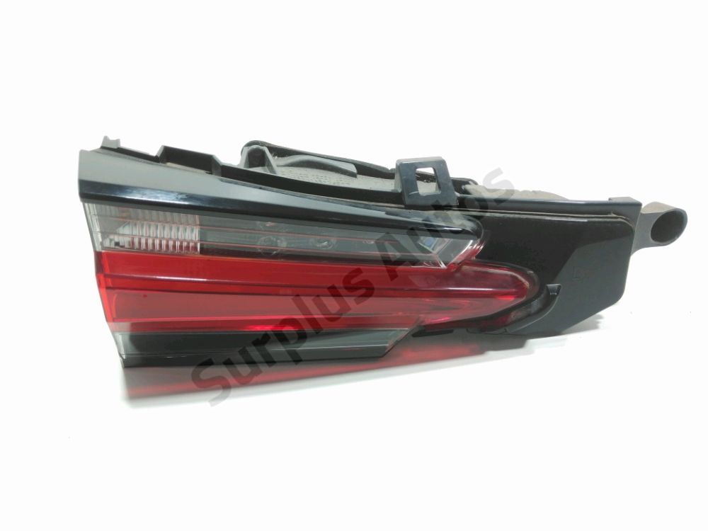 Feu arrière intérieur gauche