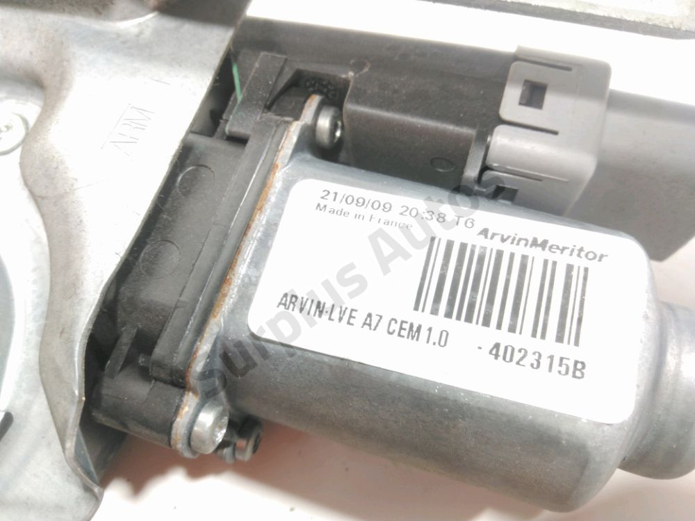 Lève-vitre électrique avant gauche