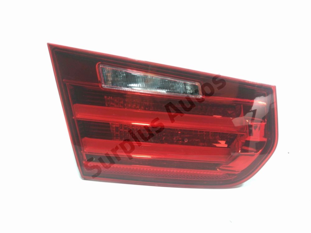 Feu arrière intérieur gauche