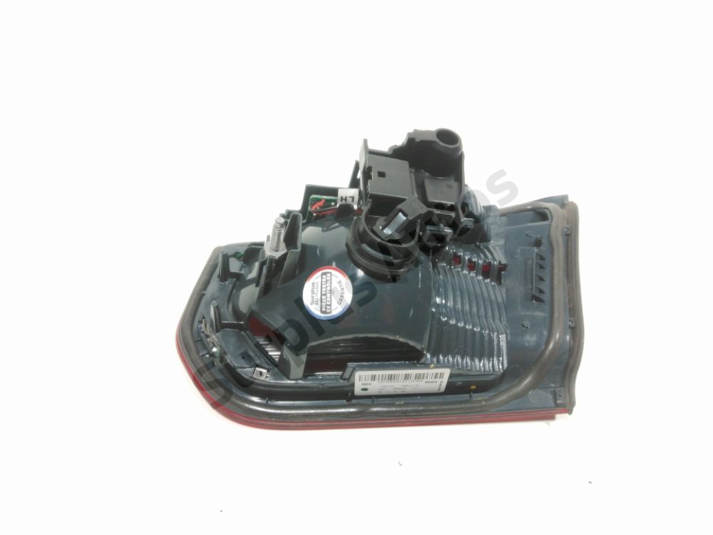 Feu arrière intérieur gauche