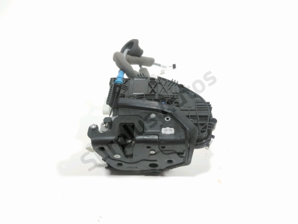 Serrure de porte avant droite