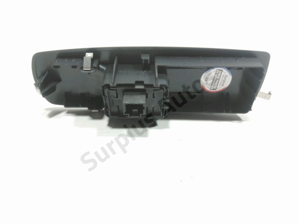 Commande lève-vitre avant droit