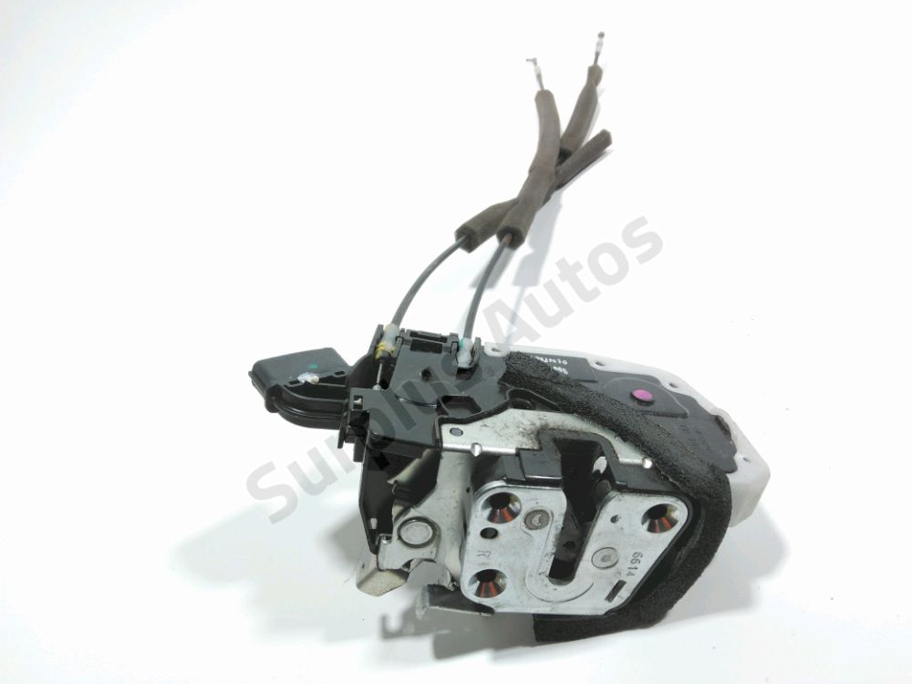 Serrure de porte avant droite