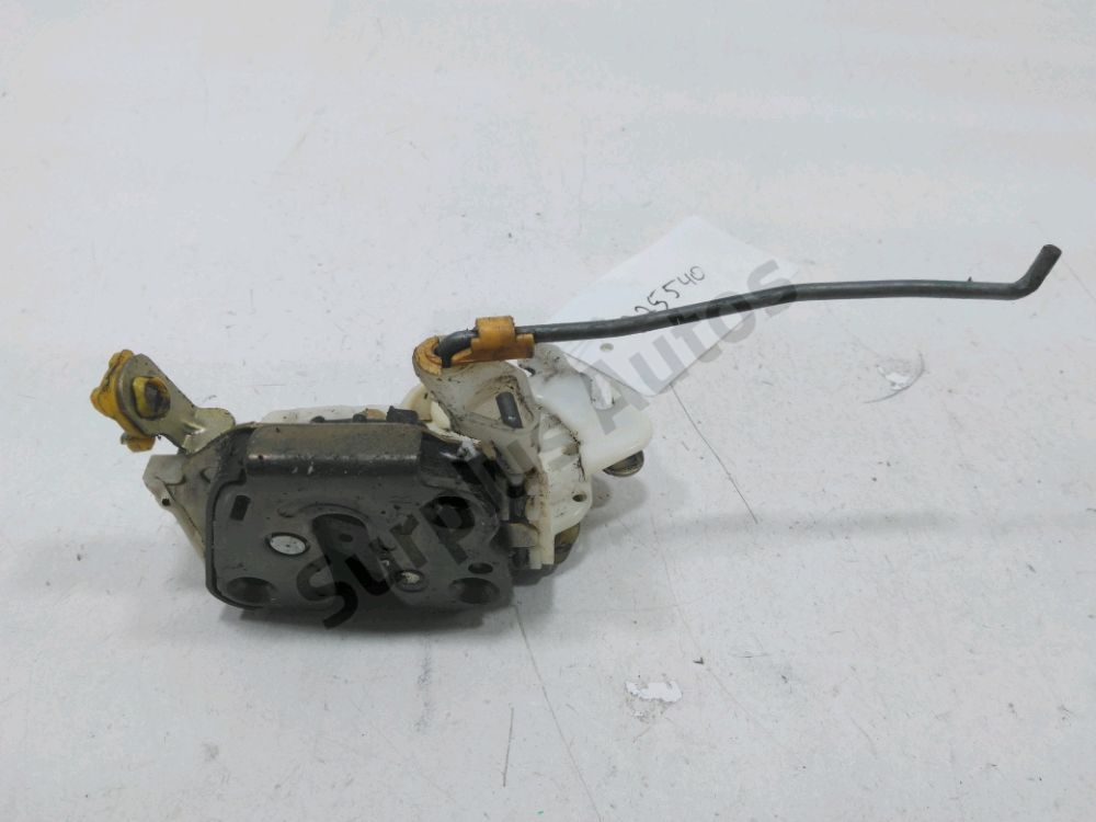 Serrure de porte avant droite