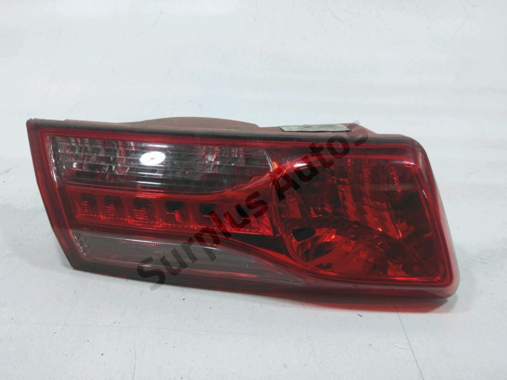 Feu arriere interieur gauche