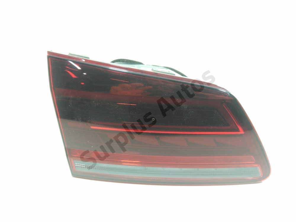 Feu arrière intérieur gauche