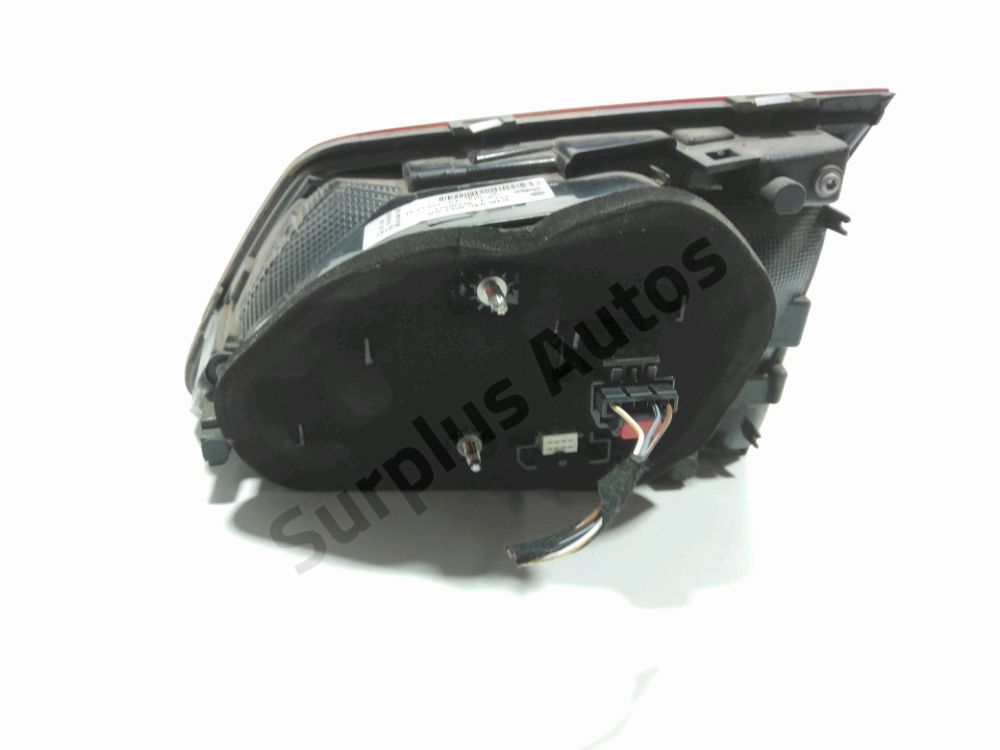 Feu arrière intérieur gauche