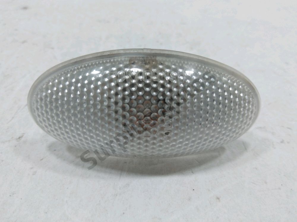 Repetiteur d'aile gauche