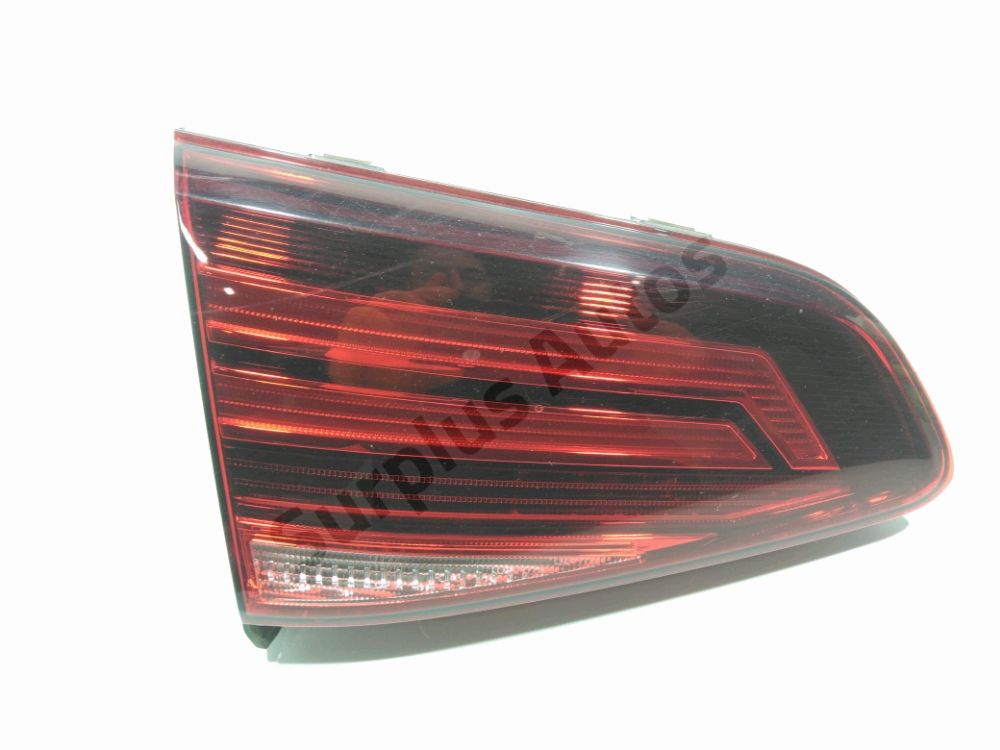 Feu arrière intérieur gauche