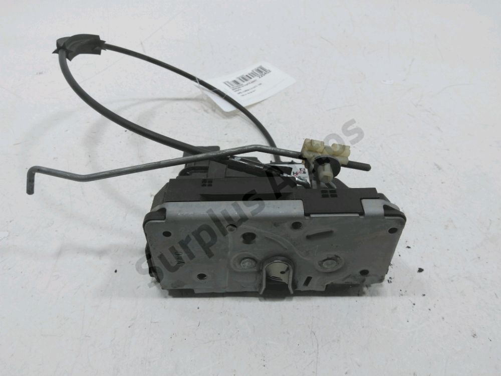 Serrure de porte avant droite