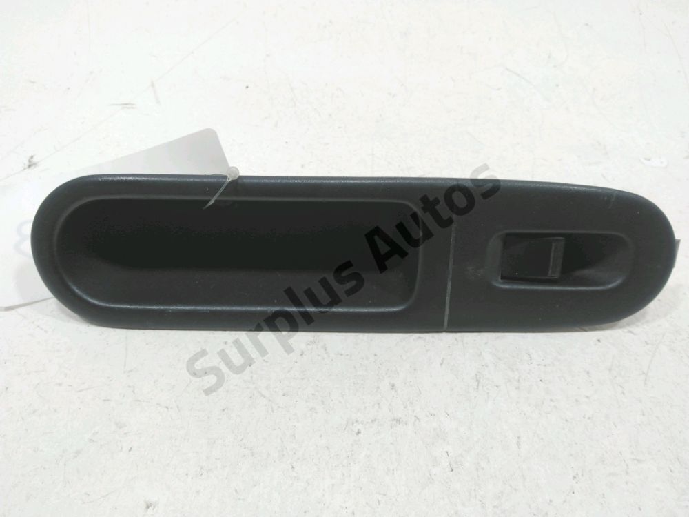 Commande leve-vitre avant droit