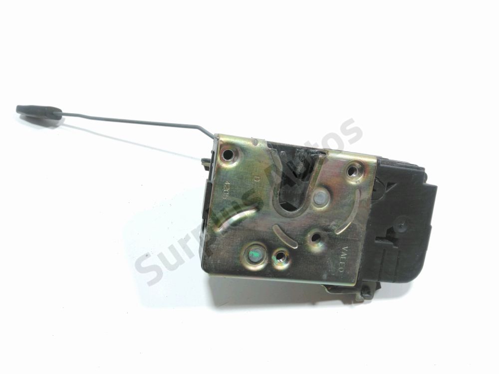 Serrure de porte avant droite