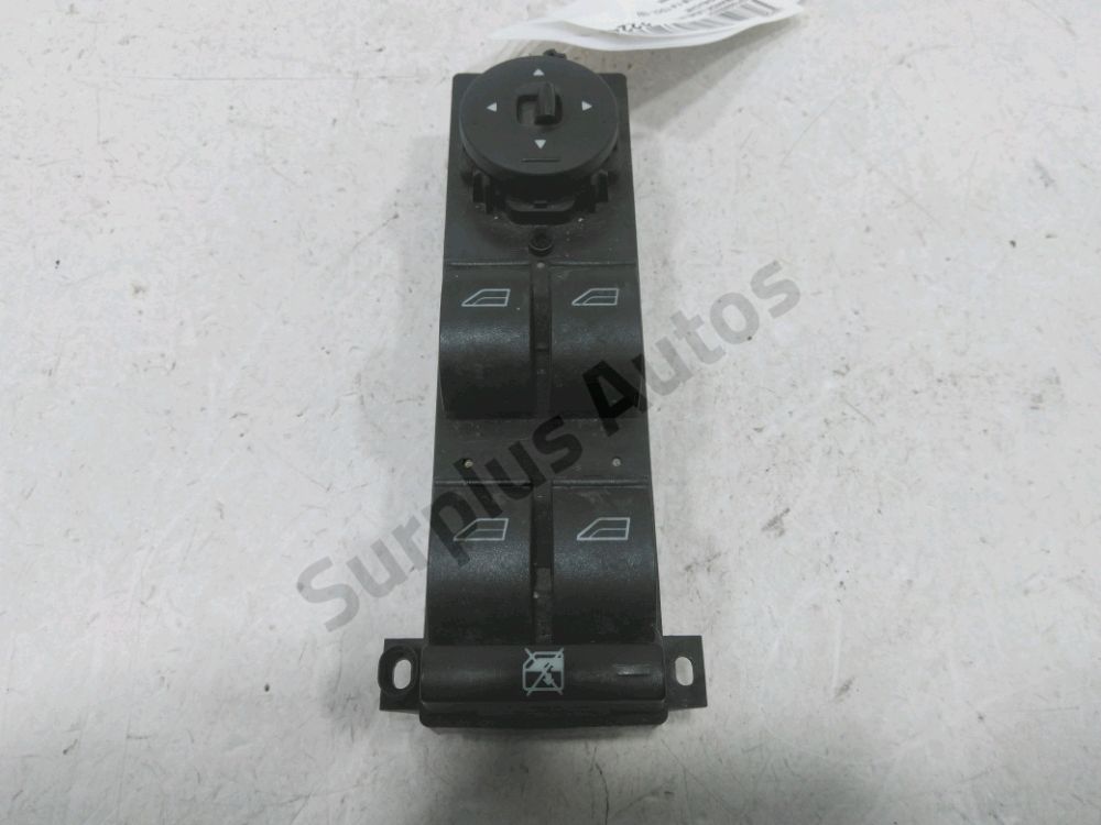 Commande lève-vitre avant gauche