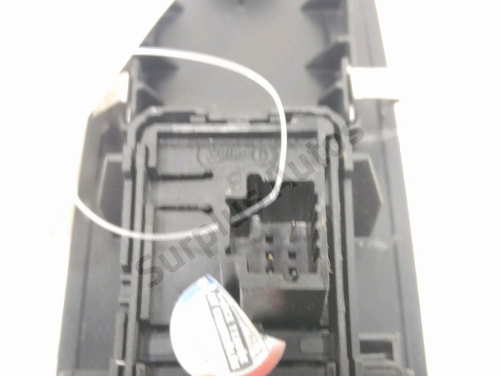 Commande lève-vitre avant droit