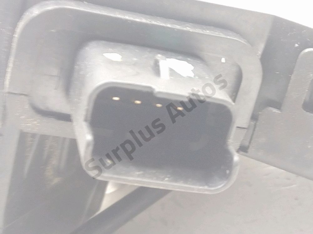 Serrure de porte avant gauche