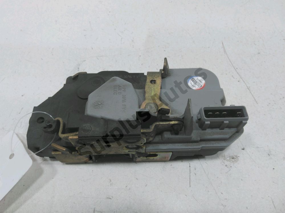 Serrure de porte arrière droite