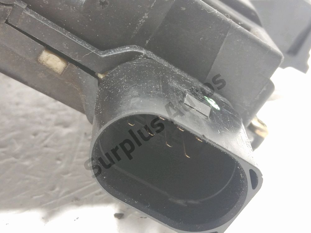 Serrure de porte avant gauche