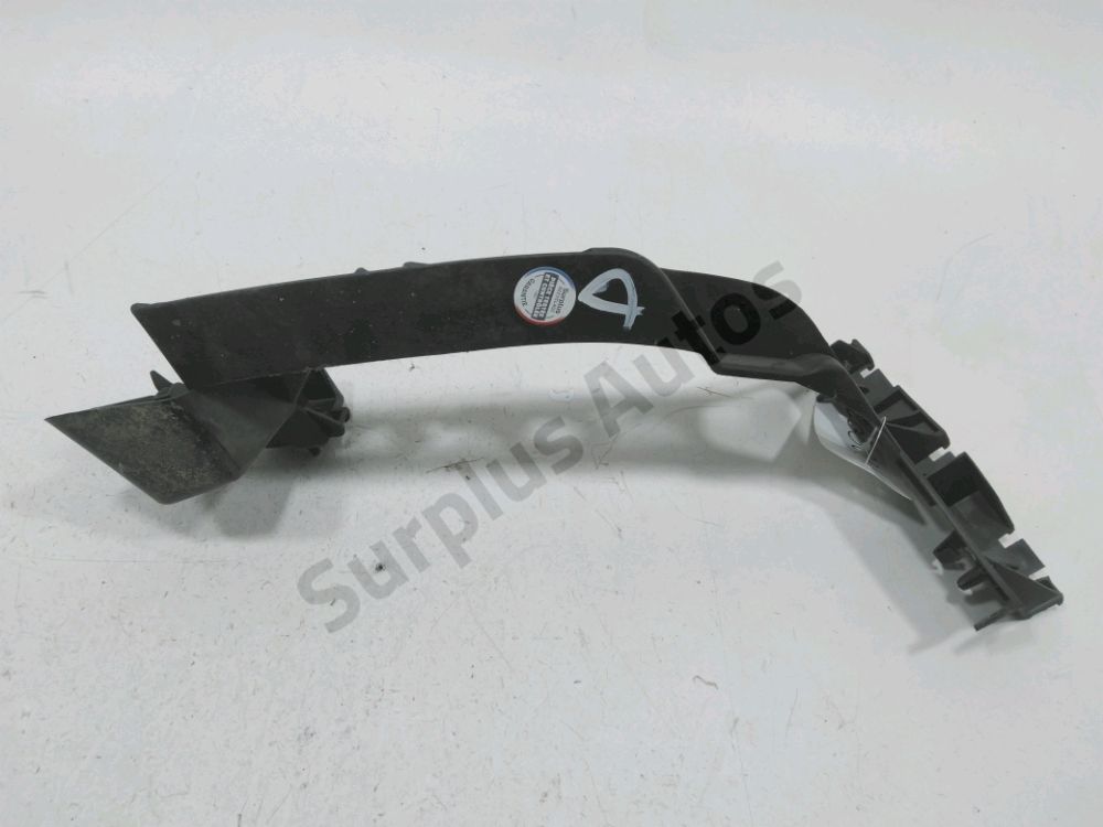 Support droit de pare-choc arrière