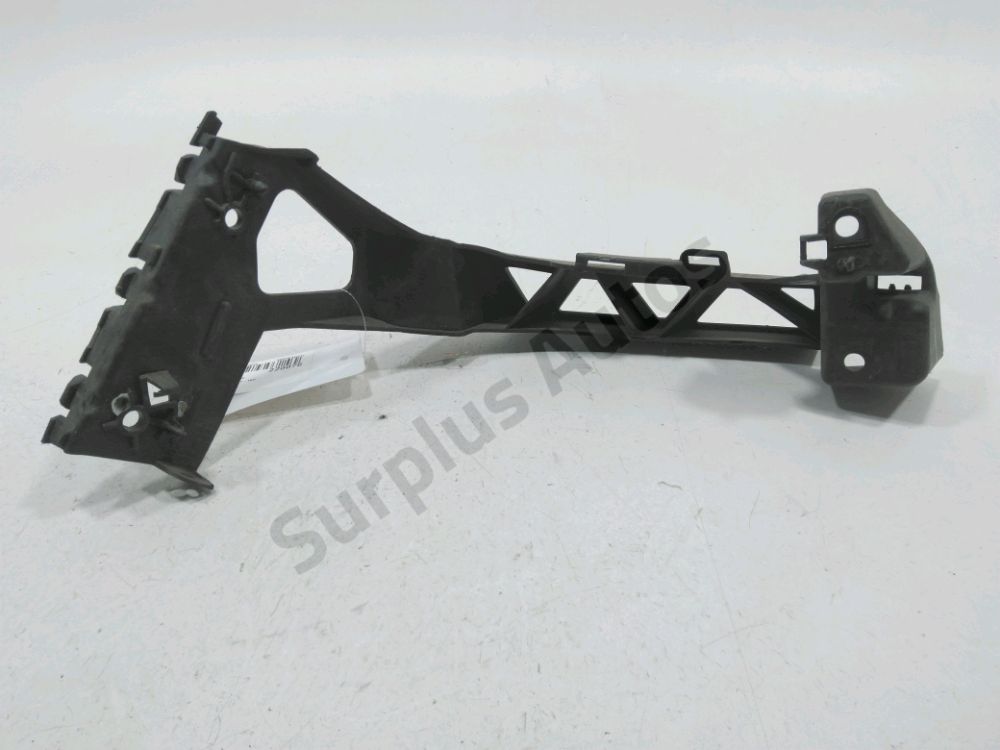 Support droit de pare-choc arrière