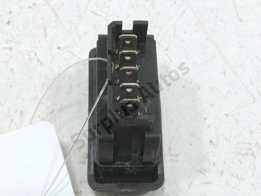 Commande lève-vitre avant droit