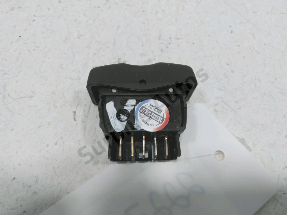 Commande lève-vitre avant droit