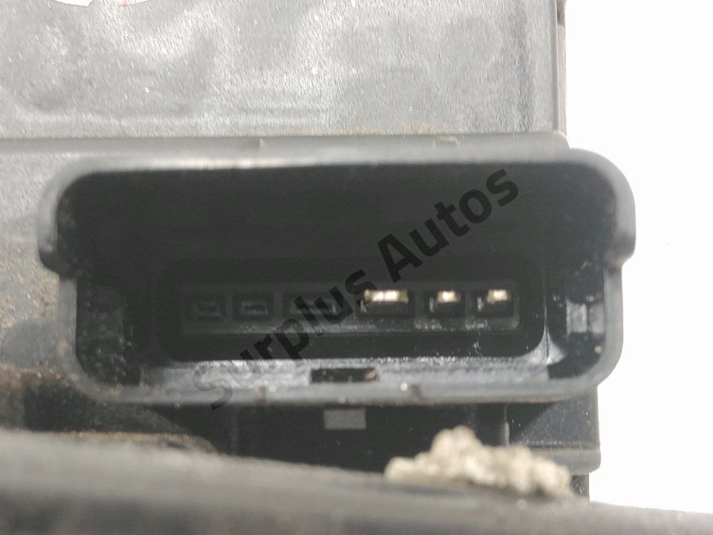 Serrure de porte avant gauche